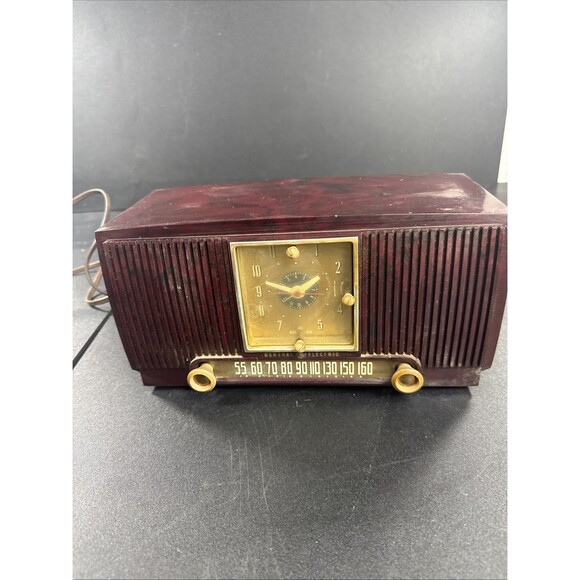 Vtg 1950s General Electric GE Radio Alarm Clock Radio #546PH Tube Working - Picture 1 of 5